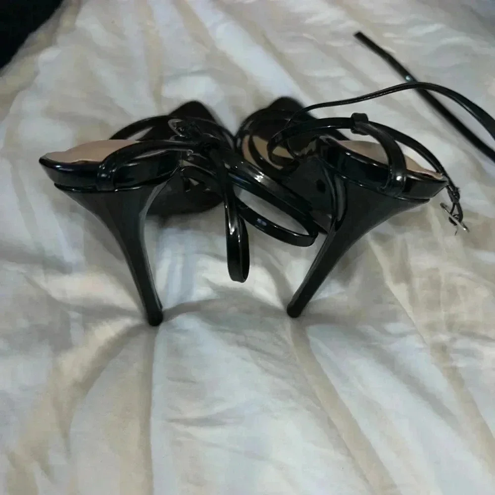 Black pointed heel - Picture 4 of 5